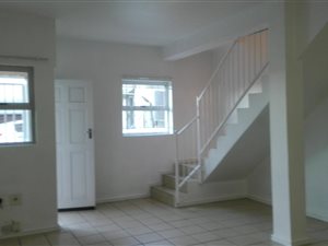 2 Bed Apartment in Wynberg
