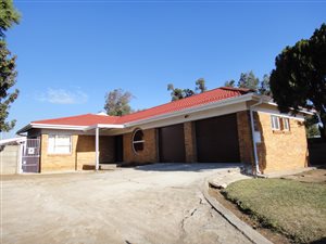 4 Bed House in Paradise