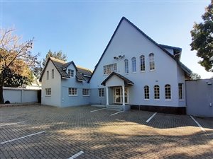 395 m² Office Space in Norwood