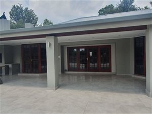 5 Bed House in Lakefield