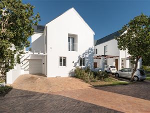 3 Bed House in Capolavoro Estate