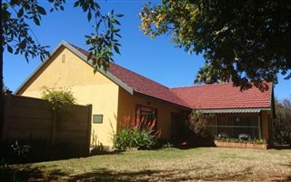 3 Bedroom House in Meiringspark