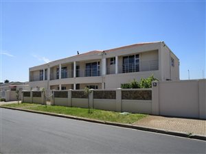 10 Bed House in Crawford