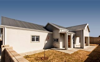 3 Bedroom House in Vanderbijlpark SE