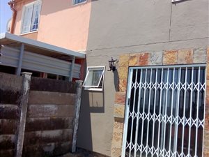 3 Bed House in Newlands East
