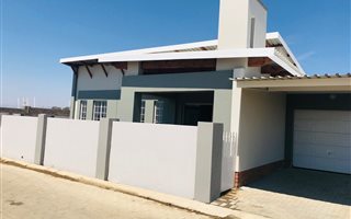3 Bedroom Cluster in Waterval East