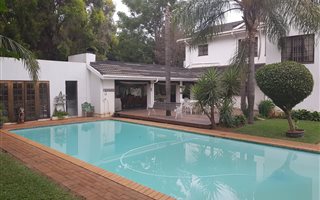4 Bedroom House in Mooinooi