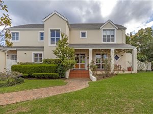 4 Bed House in Erinvale Estate