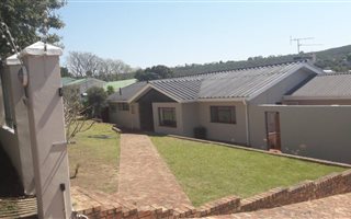 1 Bedroom Flat in Oatlands North