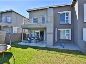 3 Bed Townhouse in Eagle Canyon Golf Estate