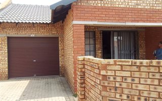 2 Bedroom Townhouse in Riversdale