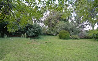 1000 m² Land available in Oaklands
