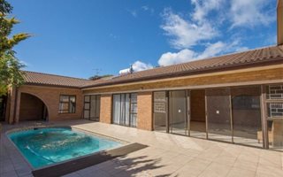 5 Bedroom House in Lochnerhof