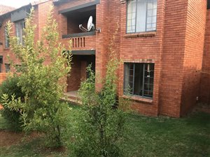 2 Bed Apartment in Mooikloof Ridge