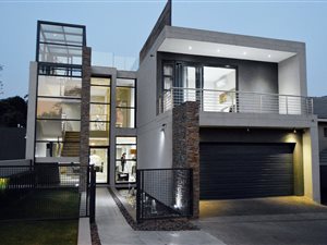 5 Bed House in Bryanston East