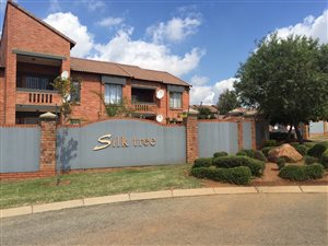 2 Bed Apartment in Mooikloof Ridge
