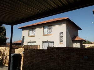 2 Bed Townhouse in Heuwelsig Estate