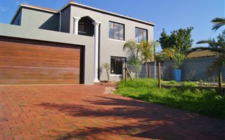 3 Bedroom House in Parklands