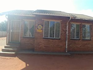 3 Bed House in Geelhoutpark