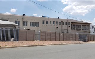 3200 m² Industrial space in Electron