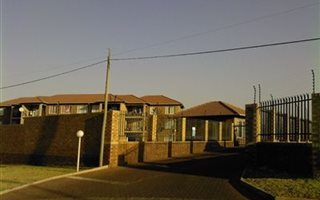 2 Bedroom Apartment in Glen Lauriston