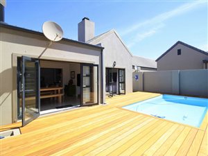 3 Bed House in Somerset Country Estate