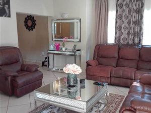 5 Bed House in Sundowner