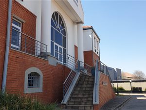 767 m² Commercial space in Route 21 Business Park