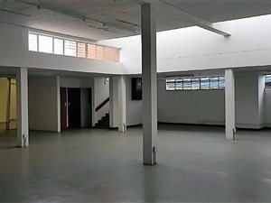 570 m² Industrial space in Woodbrook