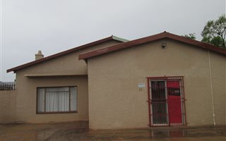 1 Bedroom House in Verwoerdpark