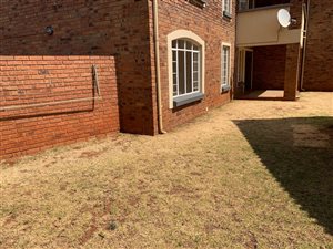 3 Bed Townhouse in Die Hoewes