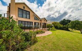 3 Bedroom House in Victoria Bay