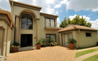 7 Bedroom House in Isandovale