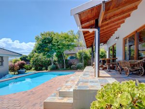 5 Bed House in Denver Park