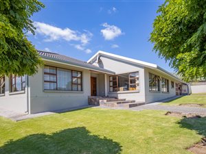 5 Bedroom House in Denver Park