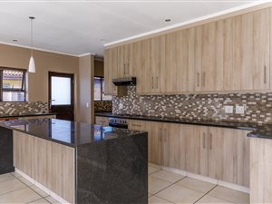 4 Bed House in Earls Court