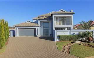 4 Bedroom House in Monavoni