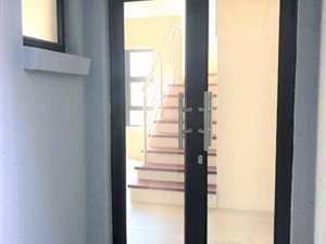 3 Bed Duplex in Olympus AH