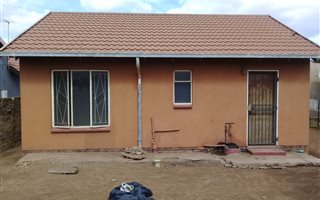 2 Bedroom House in Beverley Hills