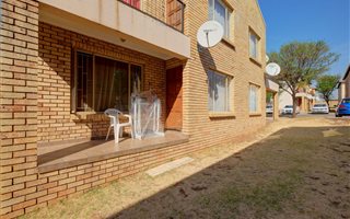2 Bedroom Apartment in Grobler Park