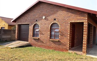 3 Bedroom House in Fernwood