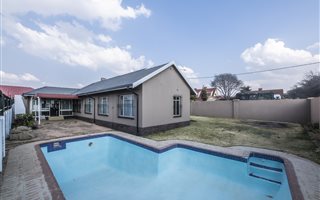 3 Bedroom House in Roseacre