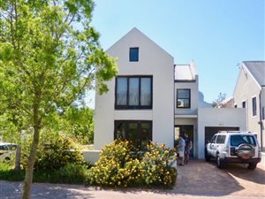 4 Bed House in Capolavoro Estate