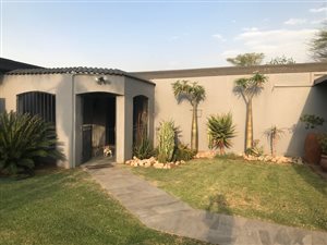 5 Bed House in LesMarais