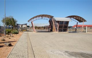 1855 m² Commercial space in Bendor