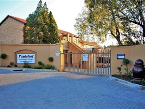 2 Bed Townhouse in Paulshof
