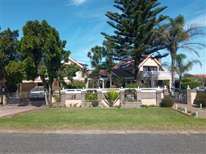 4 Bed House in Pacaltsdorp