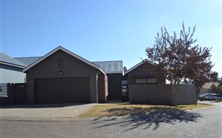 3 Bedroom House in Copperleaf