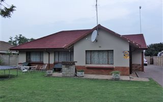 3 Bedroom House in Three Rivers