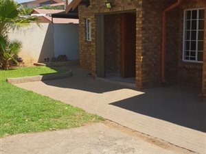 3 Bed House in LesMarais